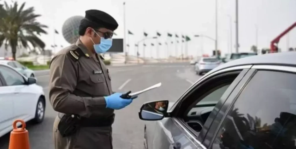 المور السعودي يعلن عقوبة الهروب من حادث في المملكة