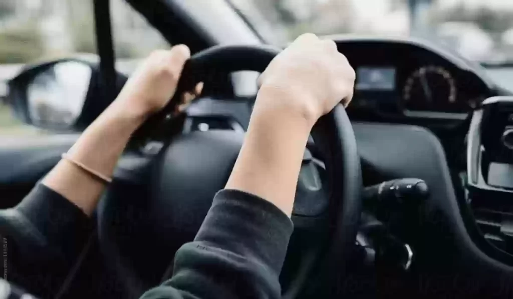 هل اقدر اسقط السياره وعلى ايقاف خدمات؟