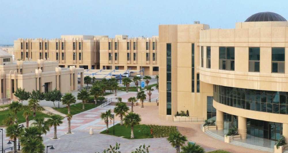 الجامعات والكليات التقنية بالرياض تفتح بوابتي القبول