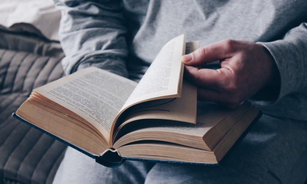 اقتباسات من كتاب على منهاج النبوة و 5 معلومات لا تعرفها عن الكاتب