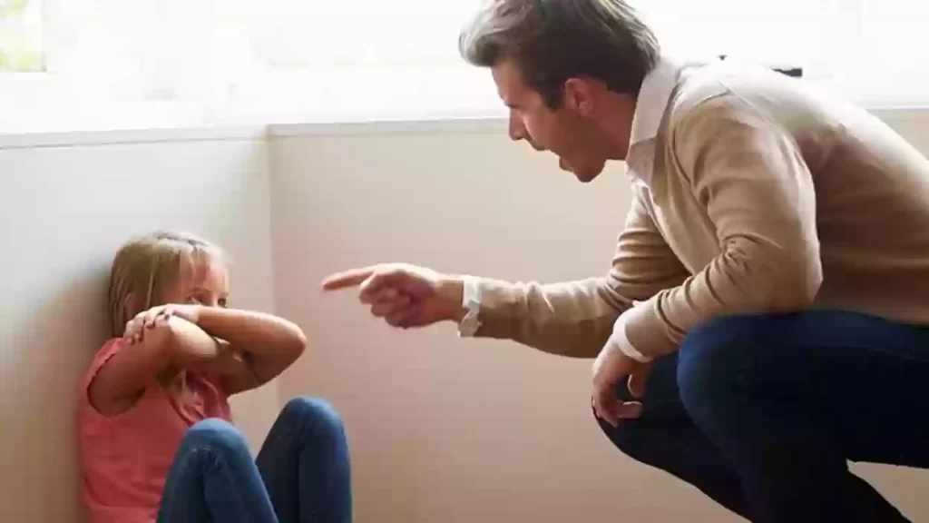 كيف أجعل طفلي ينسى ضربي له