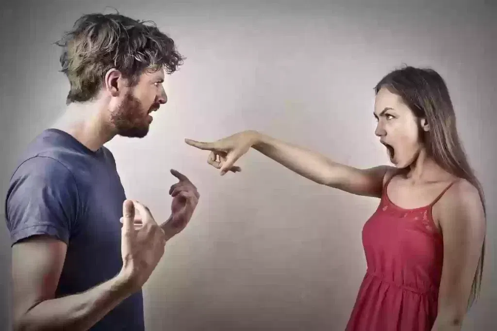 كيف تتعامل مع شخص يقلل من قيمتك
