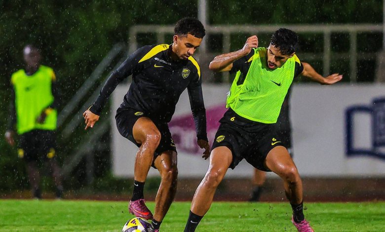 صفقة مرتقبة: النصر يعرض العمري للاتحاد مقابل الغامدي