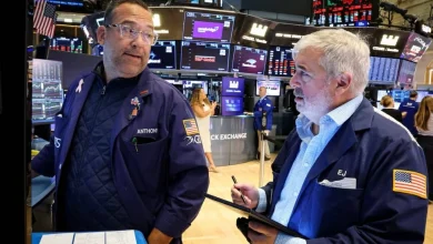 تراجع وول ستريت قبل ندوة جاكسون هول ونتائج وولمارت مخيبة للآمال