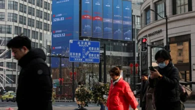 الأسهم الآسيوية تتحرك بحذر والدولار يرتفع قبيل خطاب باول